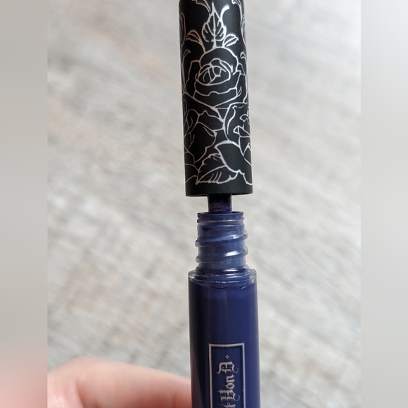 Kat Von D Everlasting Liquid Lipstick mini - Echo - Picture 3 of 3